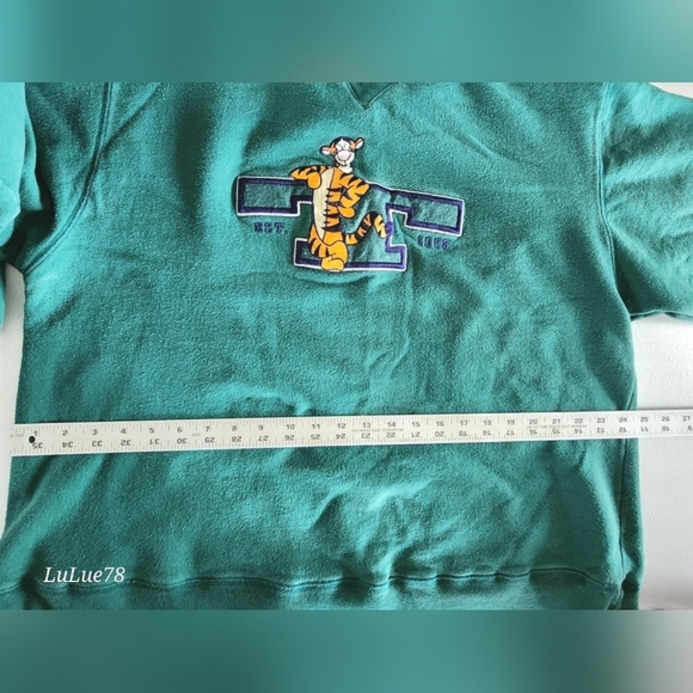 Vintage Disney Store Green Embroidered Tigger Sweatshirt Large - Picture 13 of 16
